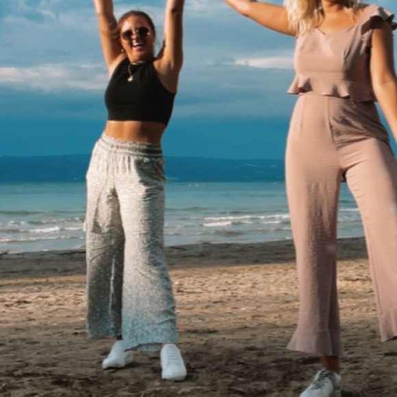 Flowy pants!💫 - Picture 3 of 4